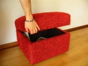 Pouf in Pelle Marco pouf-in-tessuto-rosso-con-contenitore