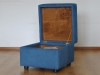 pouf-in-microfibra-blu-con-contenitore-aperto