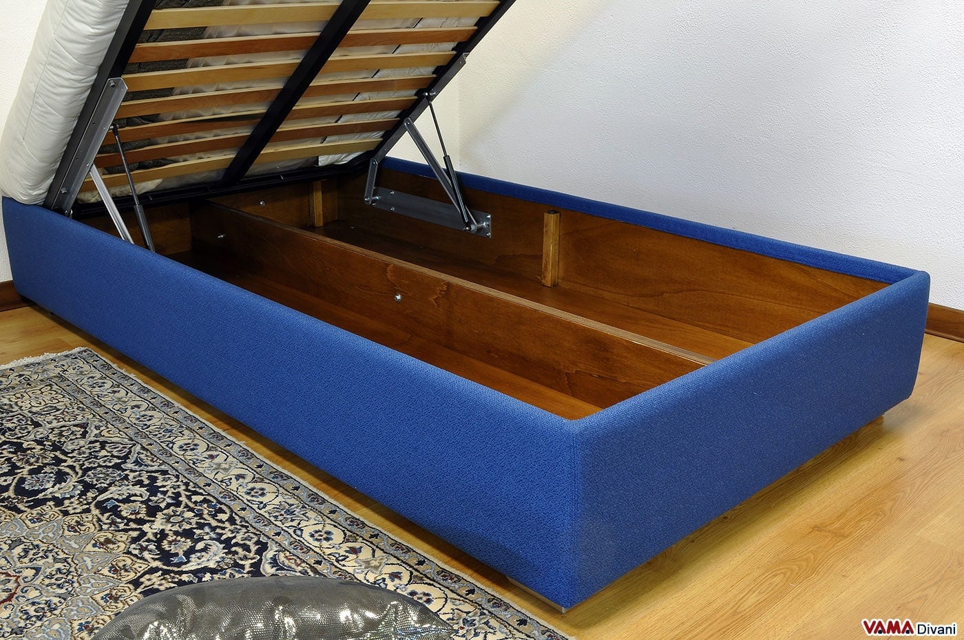 Letto Alla Francese Con Contenitore Senza Testiera