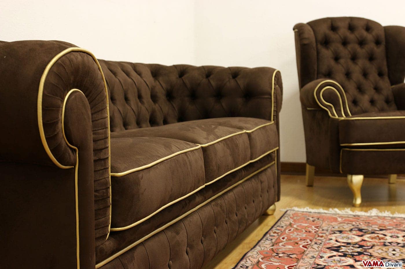 Divano Chesterfield Prezzi ~ La Migliore Scelta di Casa e Interior ... Divano Chesterfield Prezzi ~ La Migliore Scelta di Casa e Interior ...