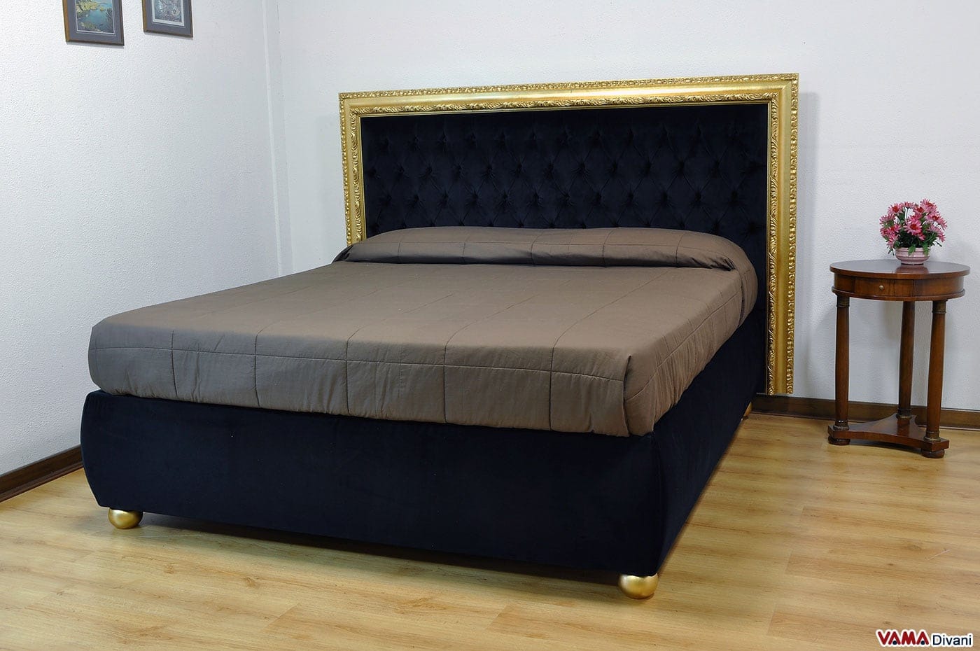 Letto matrimoniale di lusso in velluto, con cornice foglia oro