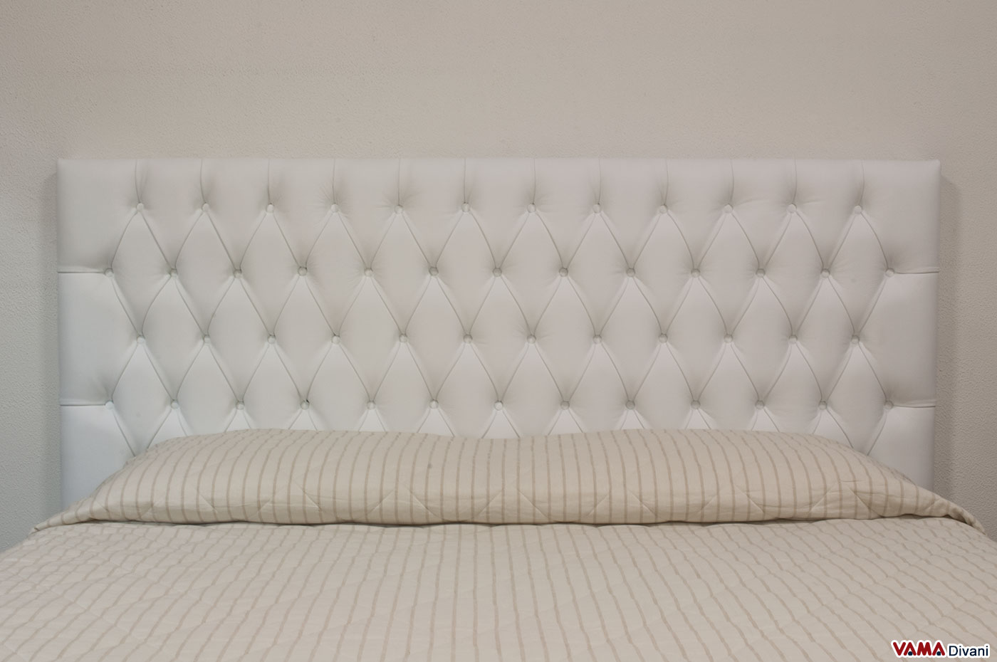 Letto classico con testata imbottita: letto in pelle melissa ...