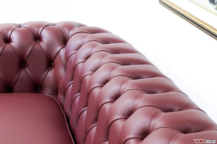 Lavorazione capitonnè divani chesterfield