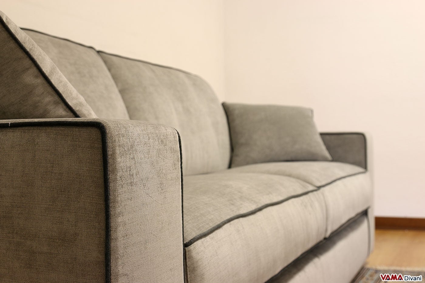 Come pulire i divani in pelle marrone: divano nero in pelle letto ...