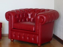 poltrona chesterfield in pelle cuoietto rosso