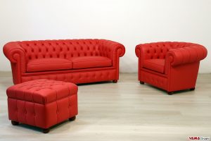 Salotto chesterfield con pouf