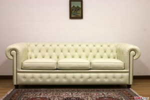 Divano Chesterfield dallo stile britannico