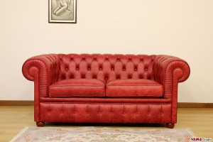 Divano Chesterfield 2 Posti vintage rosso