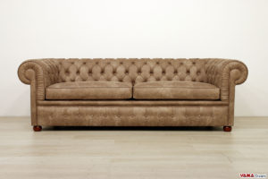 Divano Chesterfield in ecopelle