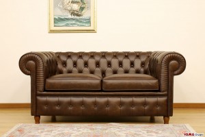 Divano Chesterfield testa di moro