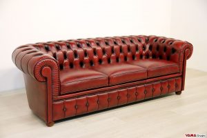 Divano Chesterfield rosso vintage