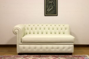 Divano Chesterfield piccolo su misura