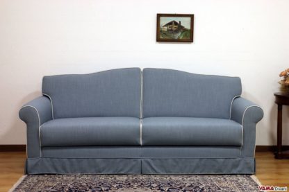 Divano letto classico celeste con bordo grigio