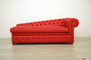 Chaise longue Chesterfield rossa in pelle