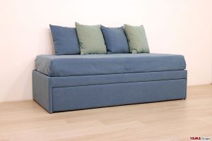 doppio letto imbottito in tessuto blu
