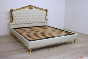 Letto barocco in pelle con cornice foglia oro