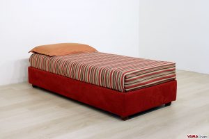Letto singolo con struttura in legno imbottito