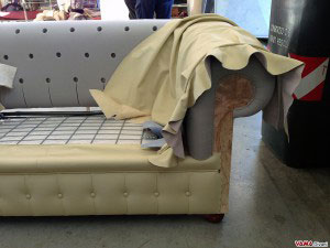 Pelle del divano chesterfield