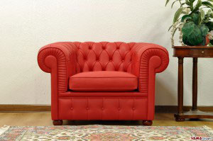 Poltrona Chesterfield rossa in pelle