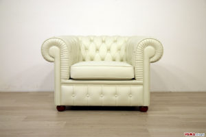 Poltrona Chesterfield bianca