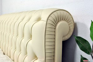 particolare testata Letto Chesterfield