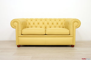 Chesterfield 2 posti liscio giallo