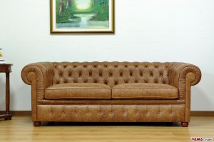 Divano chesterfield in vera pelle invecchiata