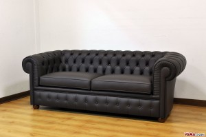 Divano chesterfield in vera pelle marrone scuro