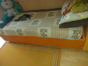Letto contenitore con apertura laterale per armadio a ponte
