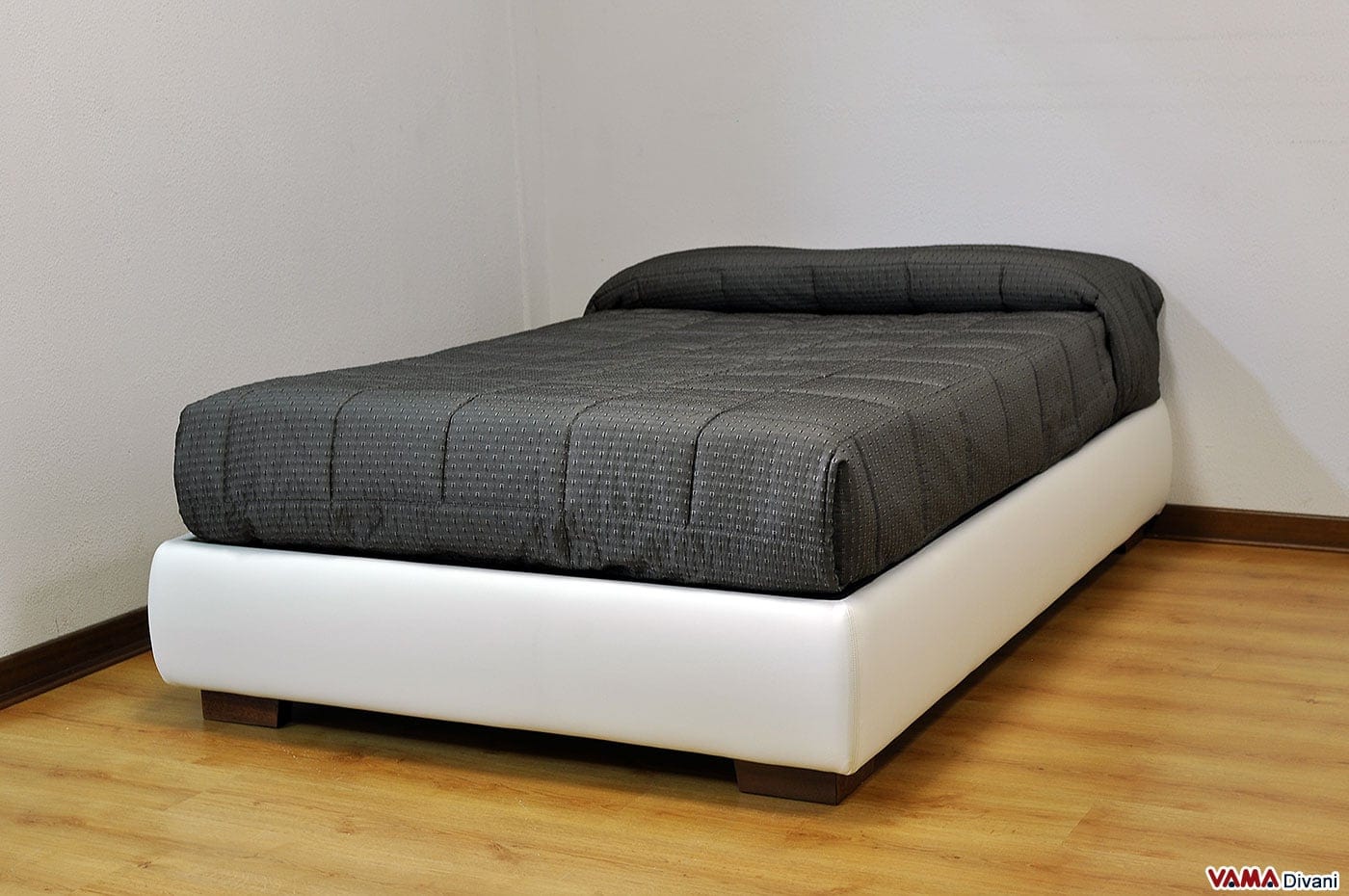 Letto Una Piazza E Mezza A Cassettone