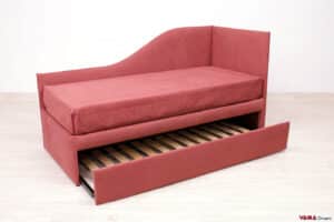 Letto singolo con letto estraibile con testate ad angolo in tessuto rosa