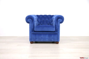 Piccola poltrona Chesterfield blu in velluto di cotone