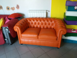 Piccolo divano Chesterfield 2 posti recensione cliente Roma