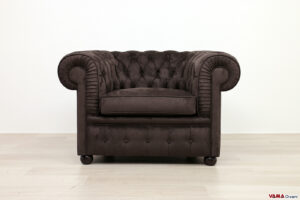 Poltrona Chesterfield marrone scamosciata