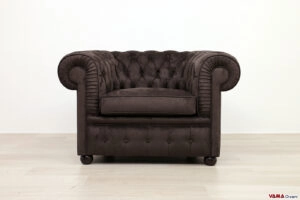 Poltrona Chesterfield marrone scamosciata