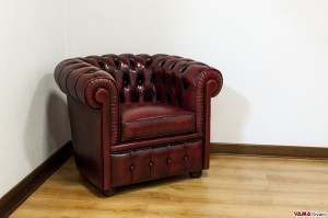 Poltrona Chesterfield di dimensioni ridotte
