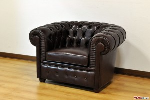 poltrona chesterfield marrone testa di moro