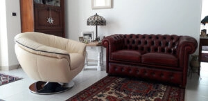 Recensione cliente del Divano Chester piccolo con poltrona moderna girevole