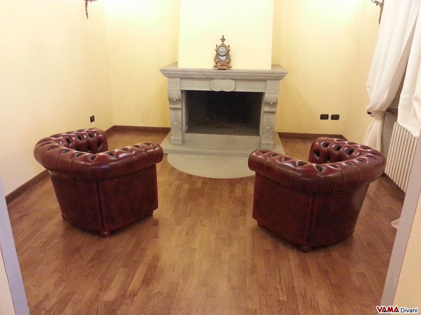 Poltrone Chesterfield piccole dimensioni Poltrone Chester piccole dimensioni