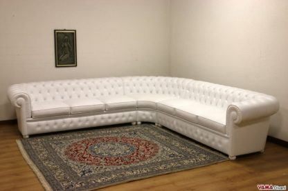 Divano Chesterfield angolare bianco in pelle