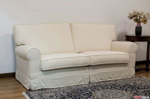 Divano coloniale in tessuto bianco sfoderabile