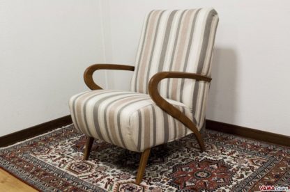 Poltrona anni 50 con braccioli in legno
