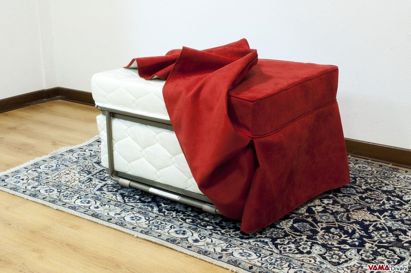 Dmail Pouf letto singolo con ruote e materasso in schiuma - QVC Italia