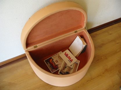 Pouf contenitore a forma di spicchio