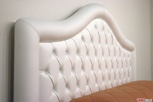 Testata letto classica matrimoniale imbottita in pelle bianca