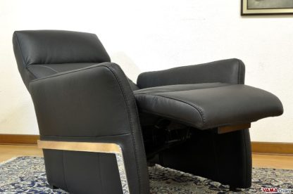Poggiapiedi integrato nella poltrona