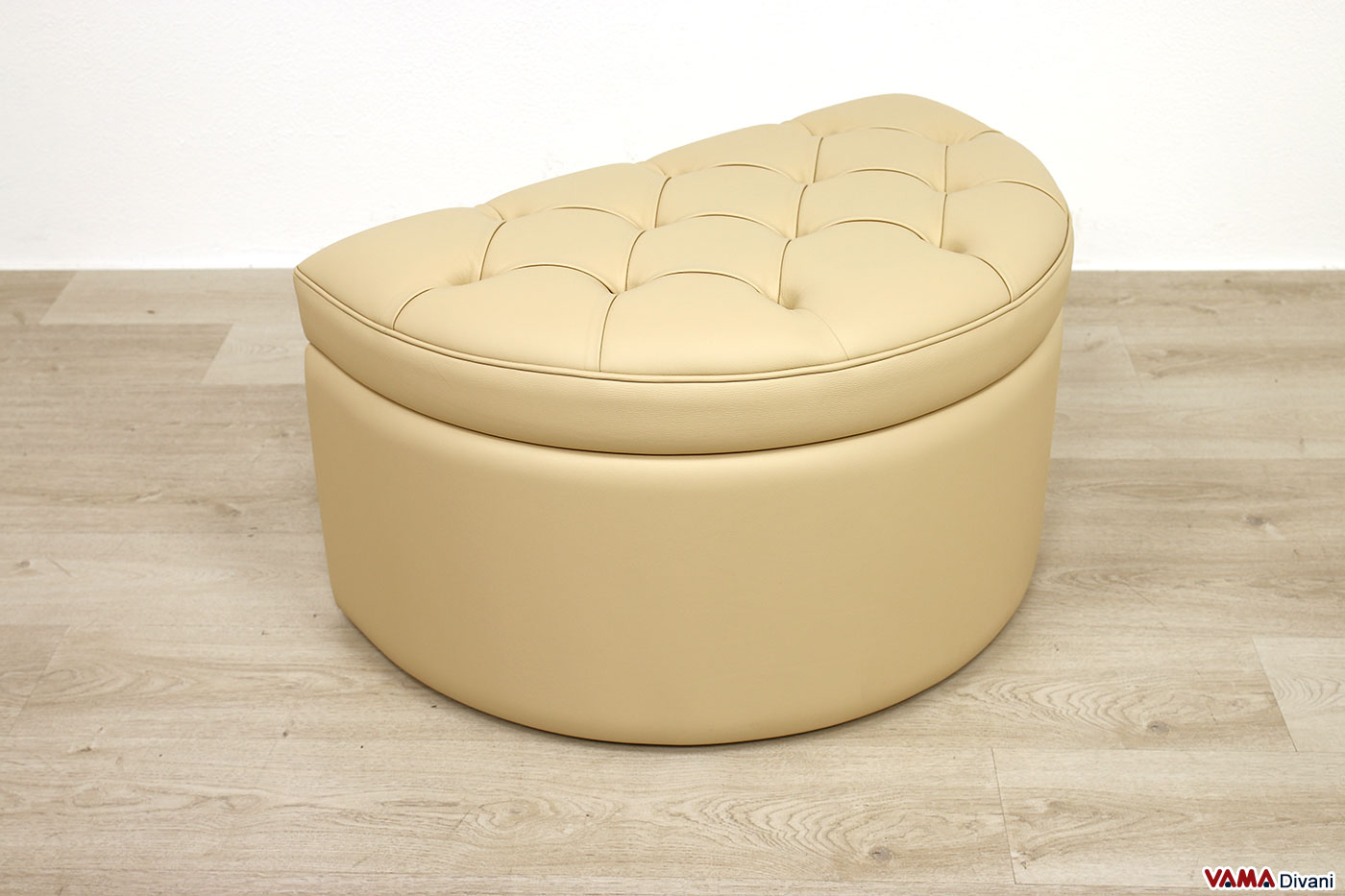 Pouf capitonnè semi cerchio in pelle