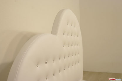 Testata a cuore con bottoni swarovski