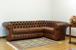 Divano Chester ad angolo vintage