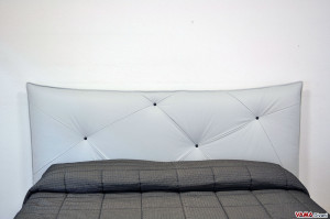 Testiera letto di design moderno in pelle